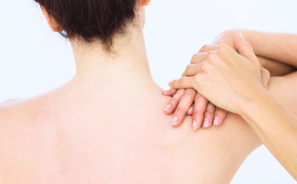 fisioterapista pratica riabilitazione oncologica a bologna